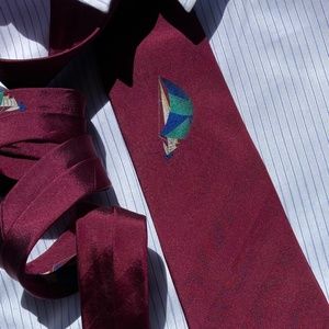 Distinctive. Pure Silk Tie. Handmade in Italy By Nino Lazzarini.